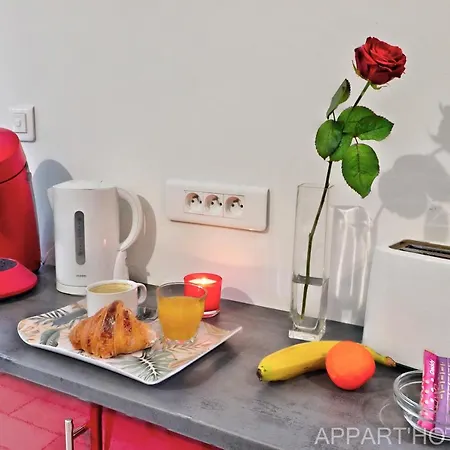 Hotel apartamentowy Carteron