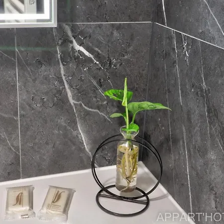 Carteron Hotel apartamentowy