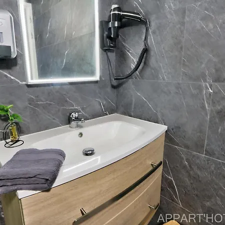 Carteron Hotel apartamentowy 4*