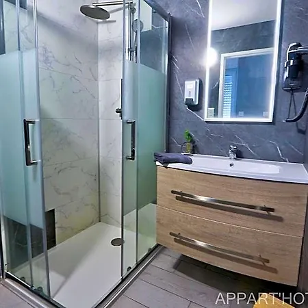 Carteron Apartmanhotel 4*